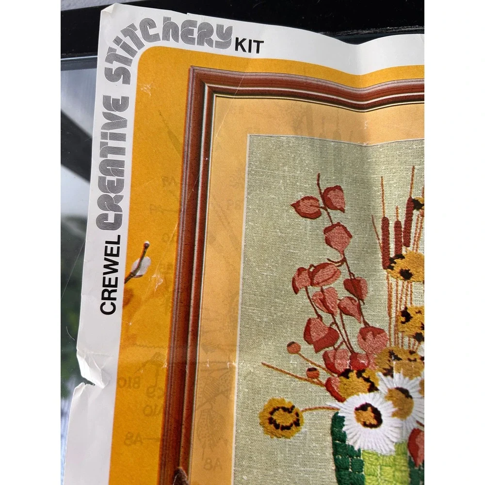 Vintage Vogart Crewel Embroidery Kit Japanese Lanterns Floral 878A 1975 MCM